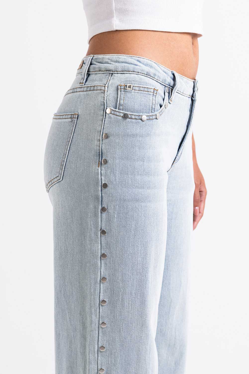 Mikka 03Mid Vide Jeans - Bleach Blue Rivets - Image 3